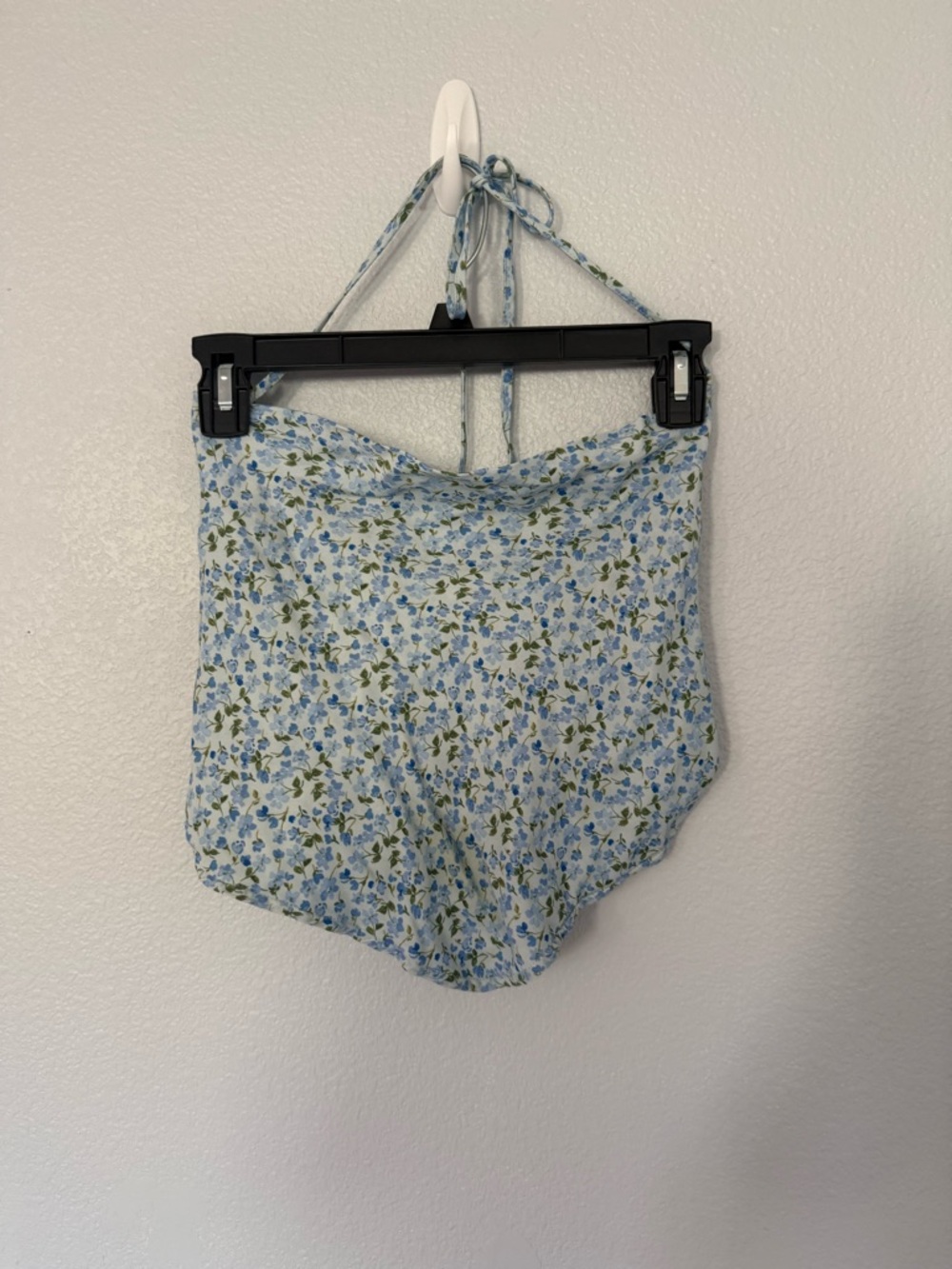wild fable Blue Floral Cropped Halter Top Size Medium